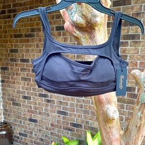 Black Sports Bra Frederick’s of Hollywood 🖤🖤🖤